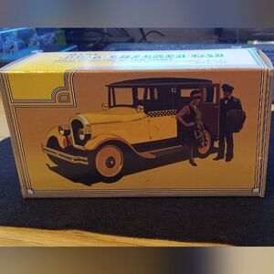 Avon 1926 Checker Cab Wild Country After Shave - Yellow